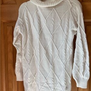 Hollister Cream Cable Knit Turtleneck Sweater